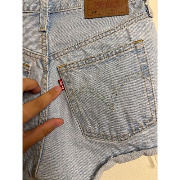 Levis 501 Short - Picture 4 of 5
